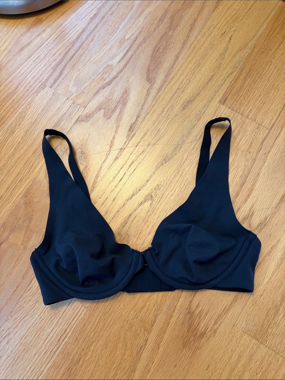 Skims black underwire bra size 32B